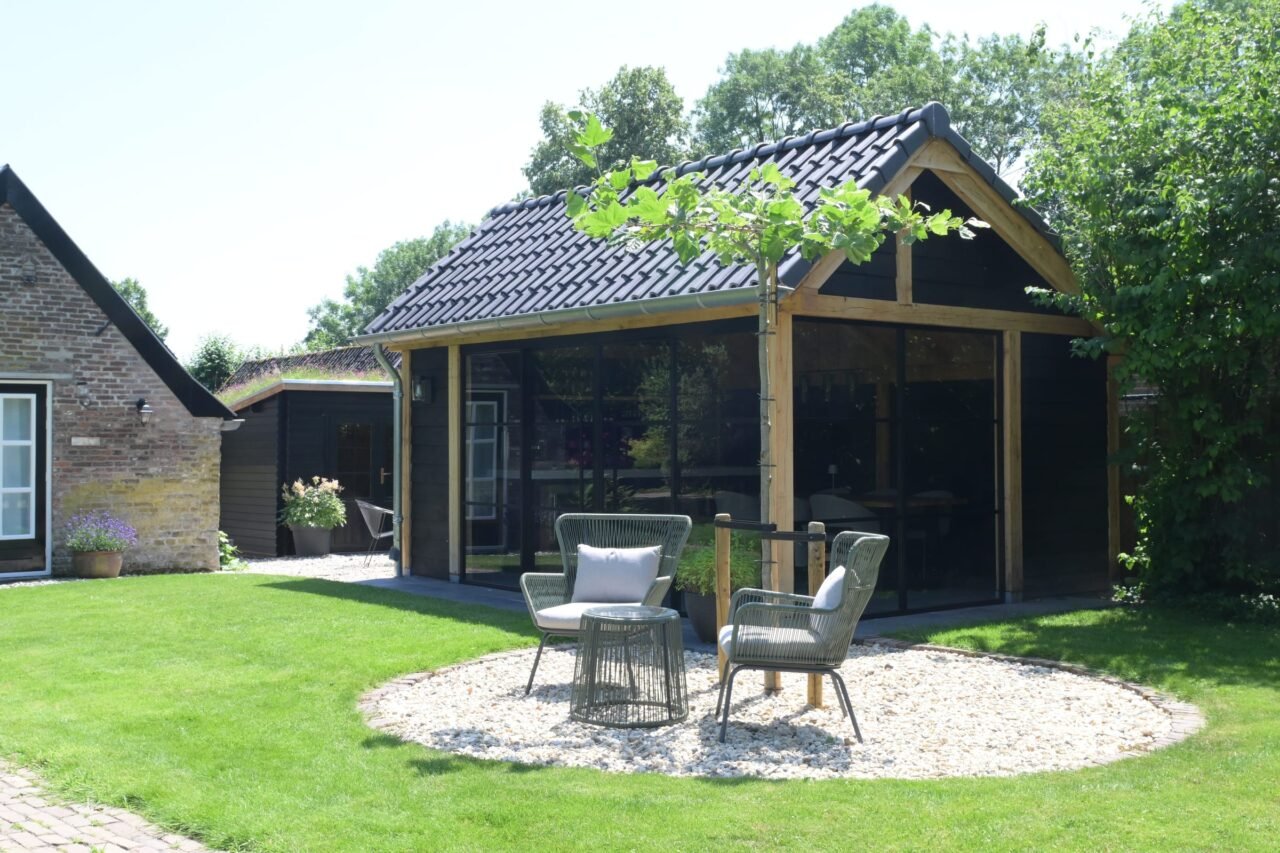 Tuinhuis met buitenkeuken, foto 1
